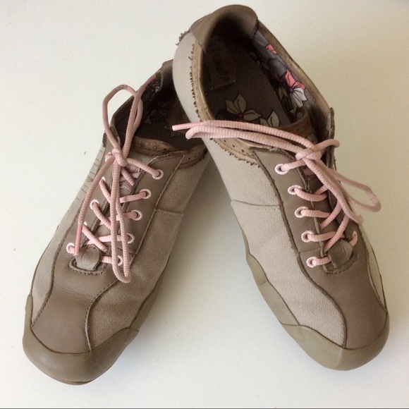Teva Shoes - Teva Boho Style Tennis Shoes Size 8